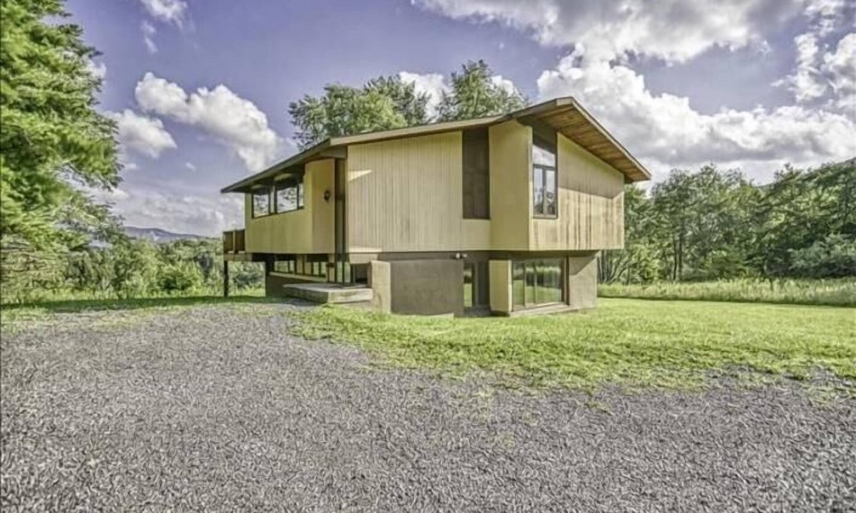 Davis House | MR04-Amazing Views! Pets ok! Hot tub!