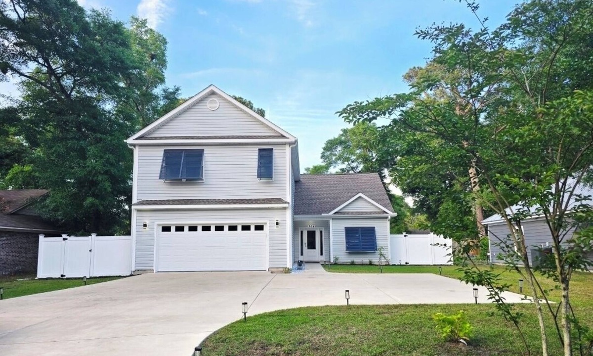 Murrells Inlet House | Murrells Inlet 3 Bedroom Home . Boats, Golf and Privacy!