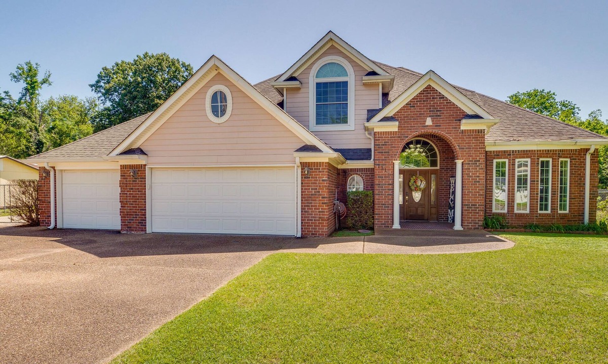 Natchez House | Natchez Vacation Rental, Close to Historic Parks!