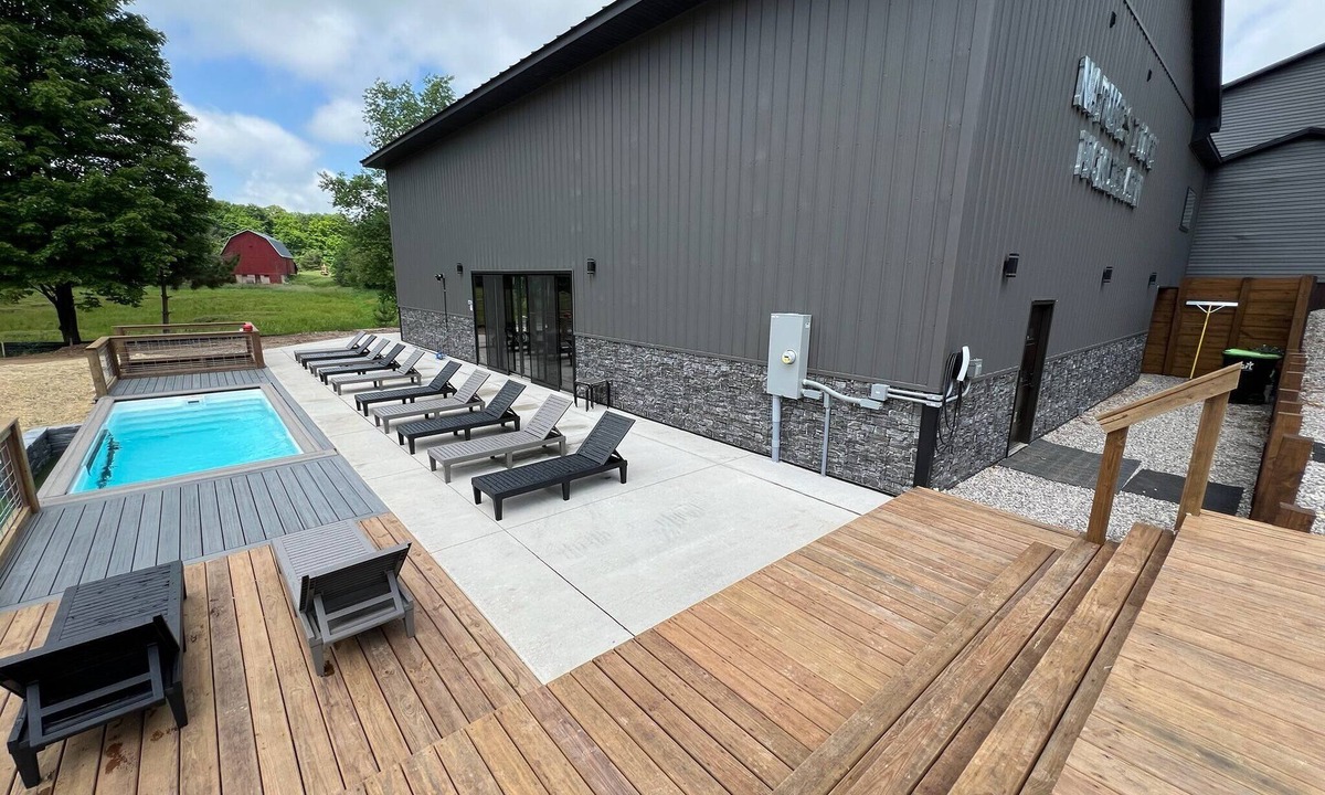 Traverse City Cabin | Nature's Ridge TC | Pickleball Lodge Retreat Home