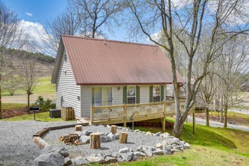 Guntersville House | Nautical Retreat at Kudzu Cove Cabins Resort