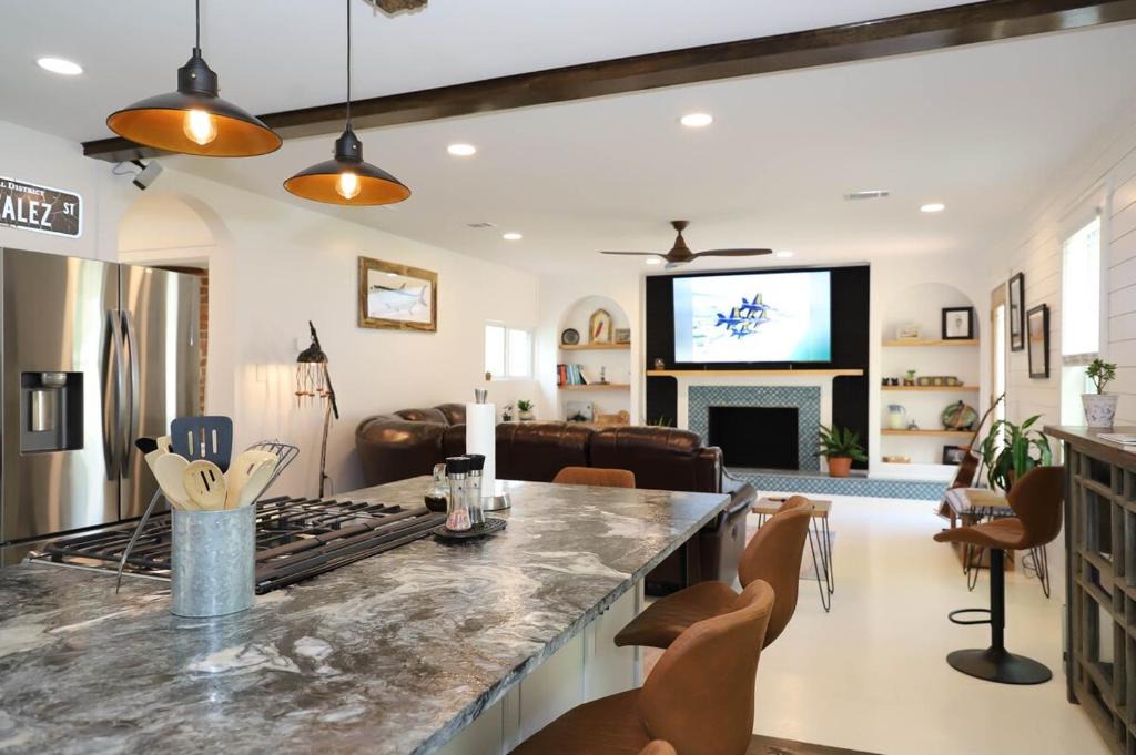 Navy Point House | Navy Point Home & game room, near NAS & downtown - Beaches