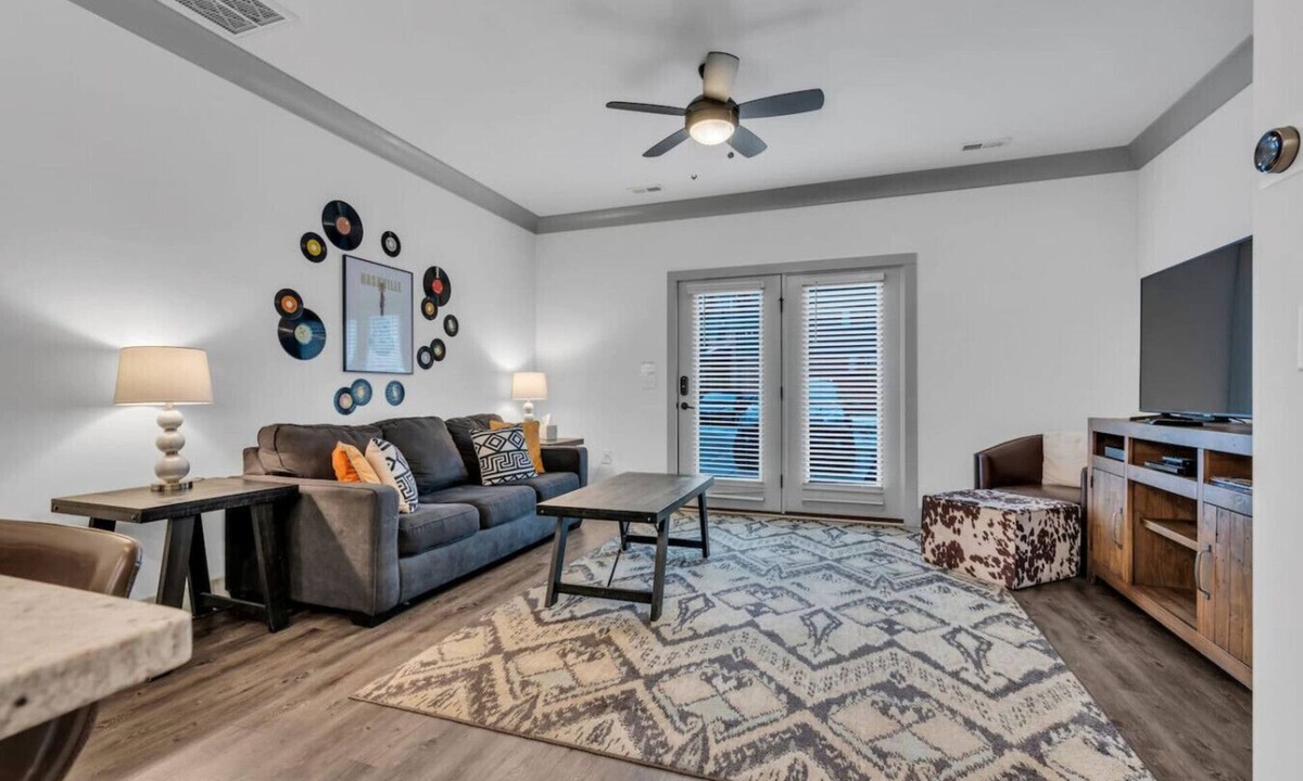 South Nashville Villa | Near 12th South| Walk to Soccer Stadium #B