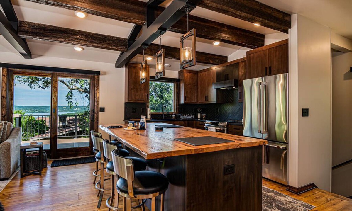 Big Cedars Cabin | Near Big Cedar-Walkable Fun-Lake View-Hot Tub-Modern Luxury Decor-Free Attraction Tickets!