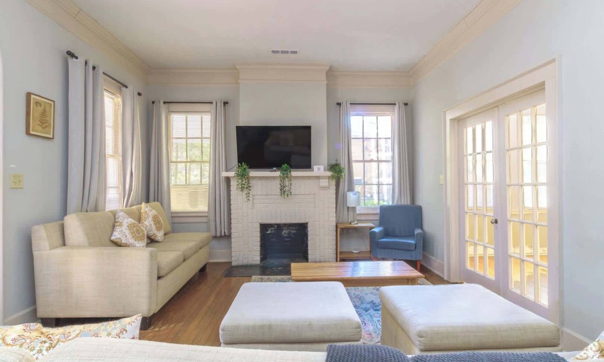 Columbus House | Near Downtown, Parks & Museum - Midtown Main House