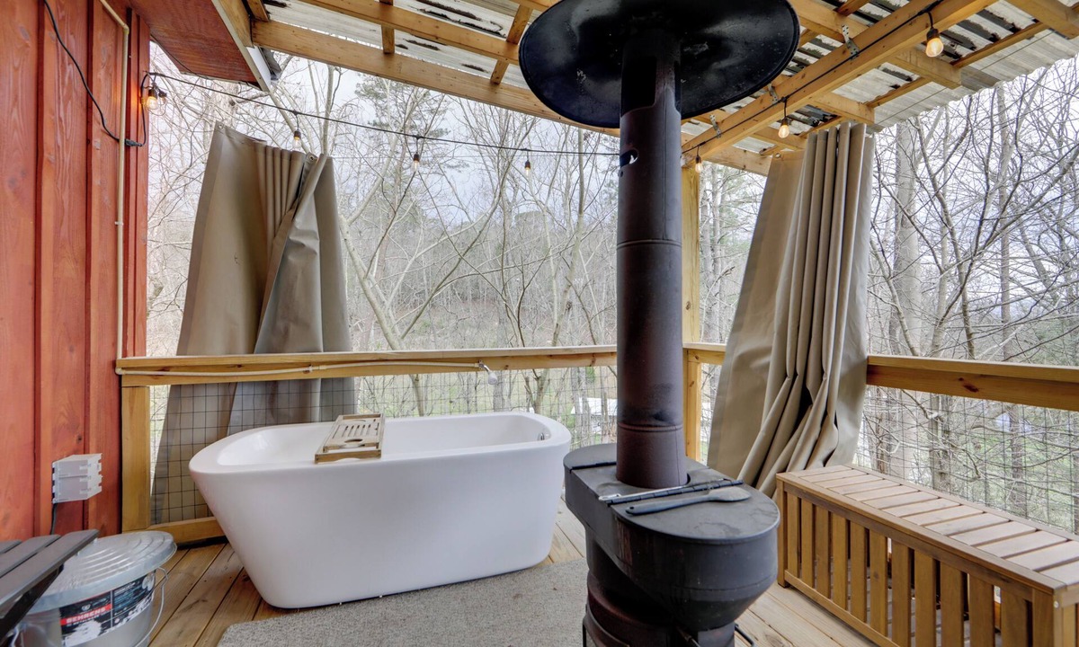 Cosby Cottage | Near Gsmnp Trails: Romantic Creekside Cabin