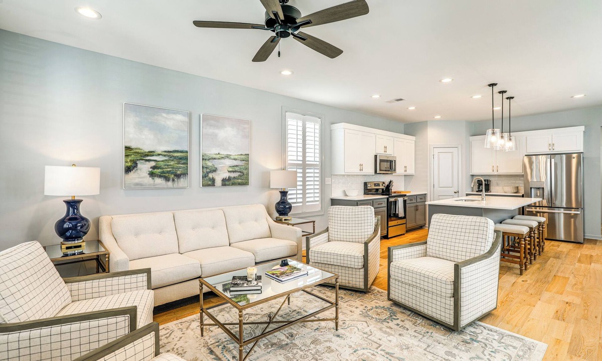 Oxford House | Near Square & Campus: Modern Home w/Pool Access!