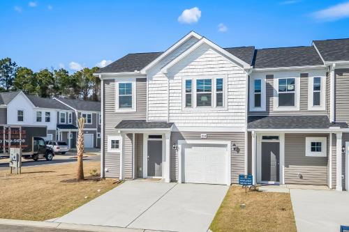 Little River House | New 3BR Townhouse Near NMB Sports Complex