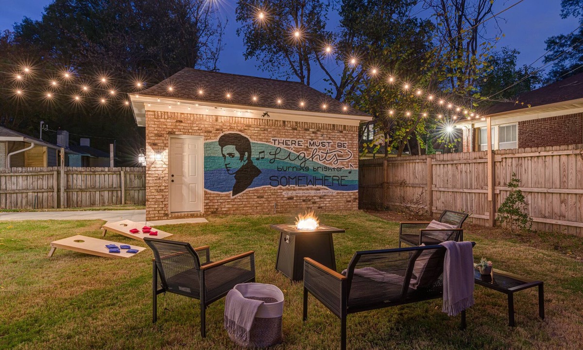 Vollintine-Evergreen House | NEW 4 Bedroom in Midtown Memphis - Just Minutes to Downtown Memphis!