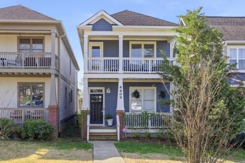 The Nations House | NEW 7 mins to Broadway Sleeps 8