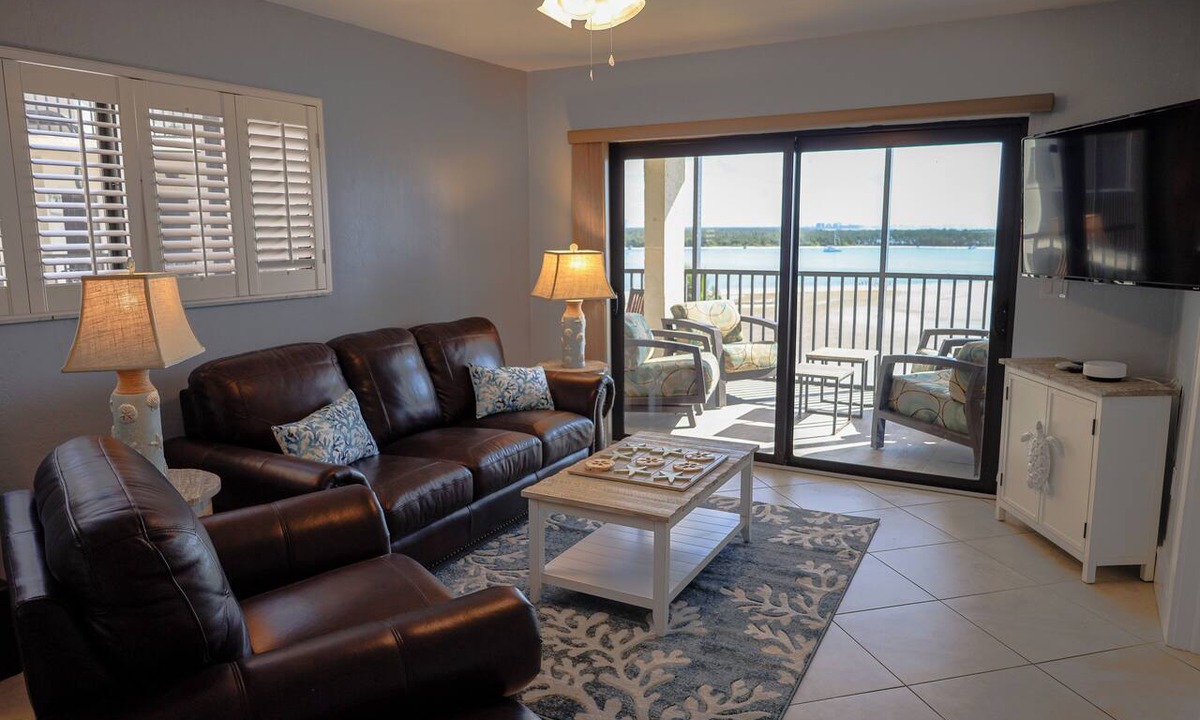 Laguna Shores Condo | New Beachfront Condo - Breathtaking Views & Pool