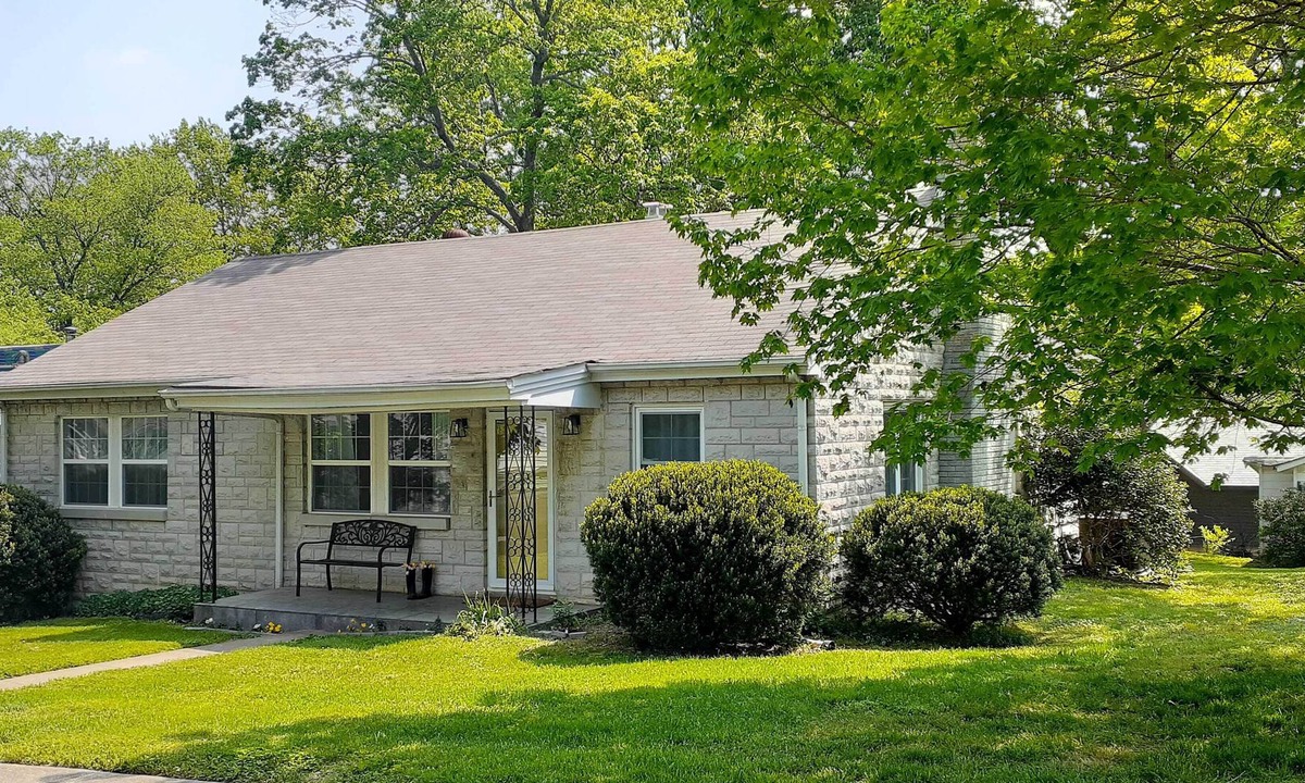 Ozark Cottage | NEW! Charming Ozark Cottage ~ 17 Mi to Springfield