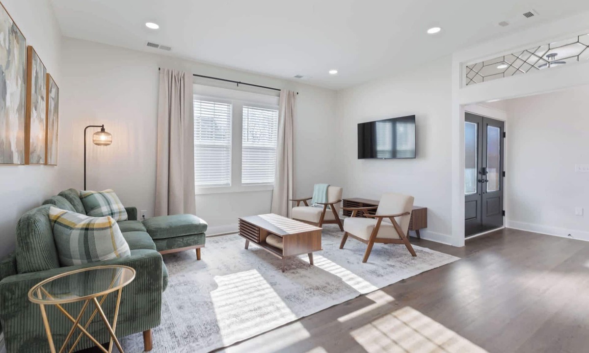 Dickson House | New Downtown Dickson Gem: Cozy Stay & Pet Friendly
