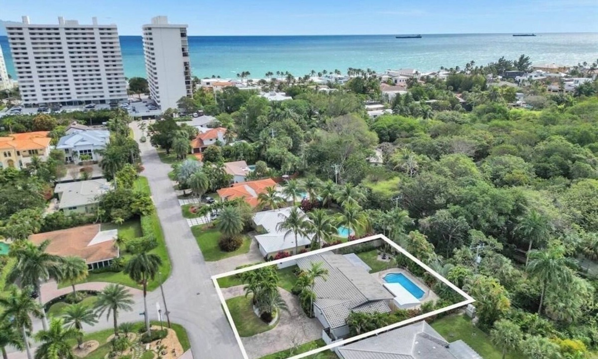 Dolphin Isles House | New listing! beach prop 2BR 2.5bth + flx room heated pool and wash/dryer. sleep6