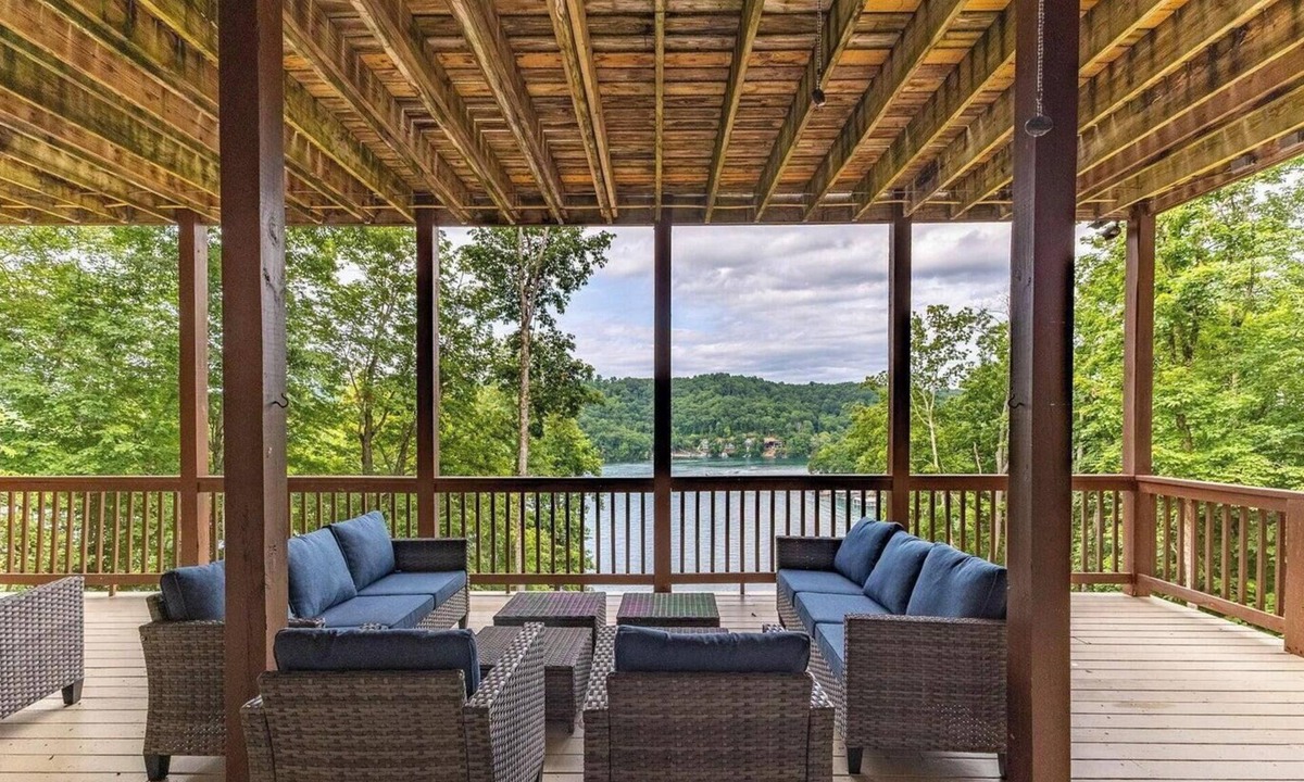 Jacksboro House | NEW Luxury 6BR Lakefront Home w/Private Dock on Norris Lake - Sleeps 16!