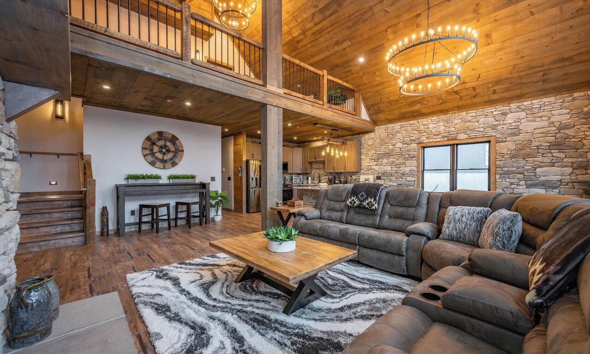 McHenry House | New! Luxury Lodge w/Pool, Sauna & Theater