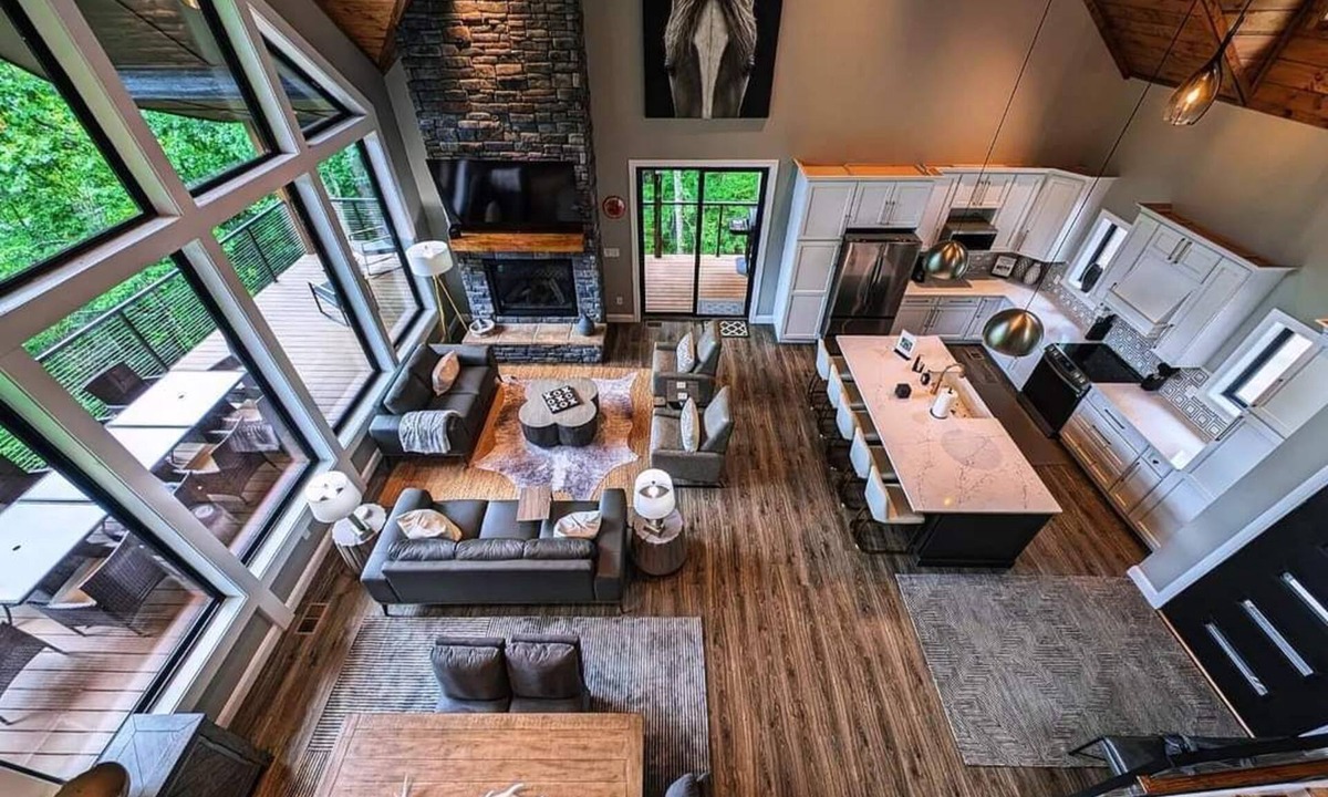 Gatlinburg Villa | New Modern Ultra Luxury Villa in Gatlinburg Mountain Views