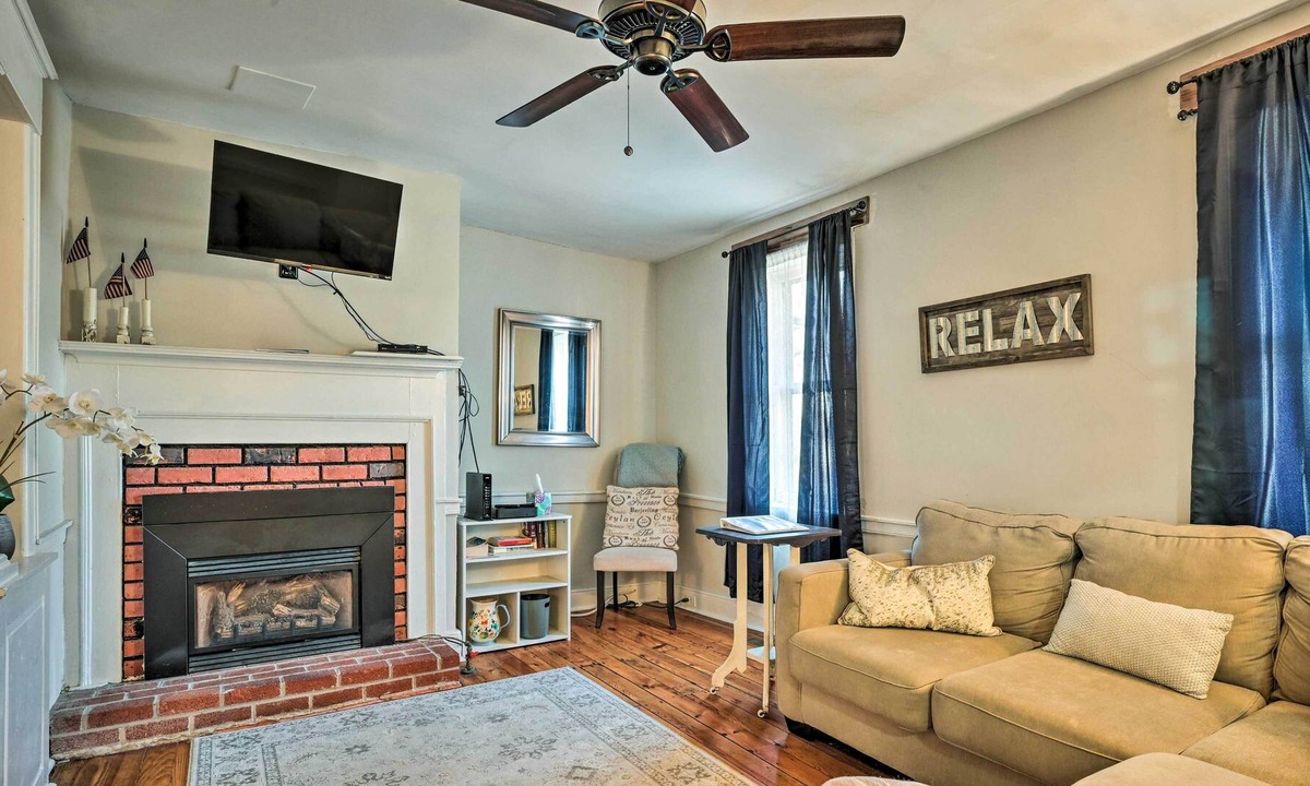 Sharpsburg House | NEW! Pet-Friendly Sharpsburg Home - Fenced-In Yard