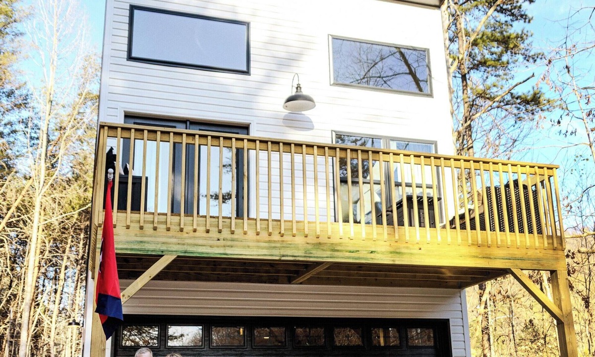 Knoxville House | NEW! Private Wooded Getaway🌲 2BR/1.5BA + Garage — 6 Miles to UT