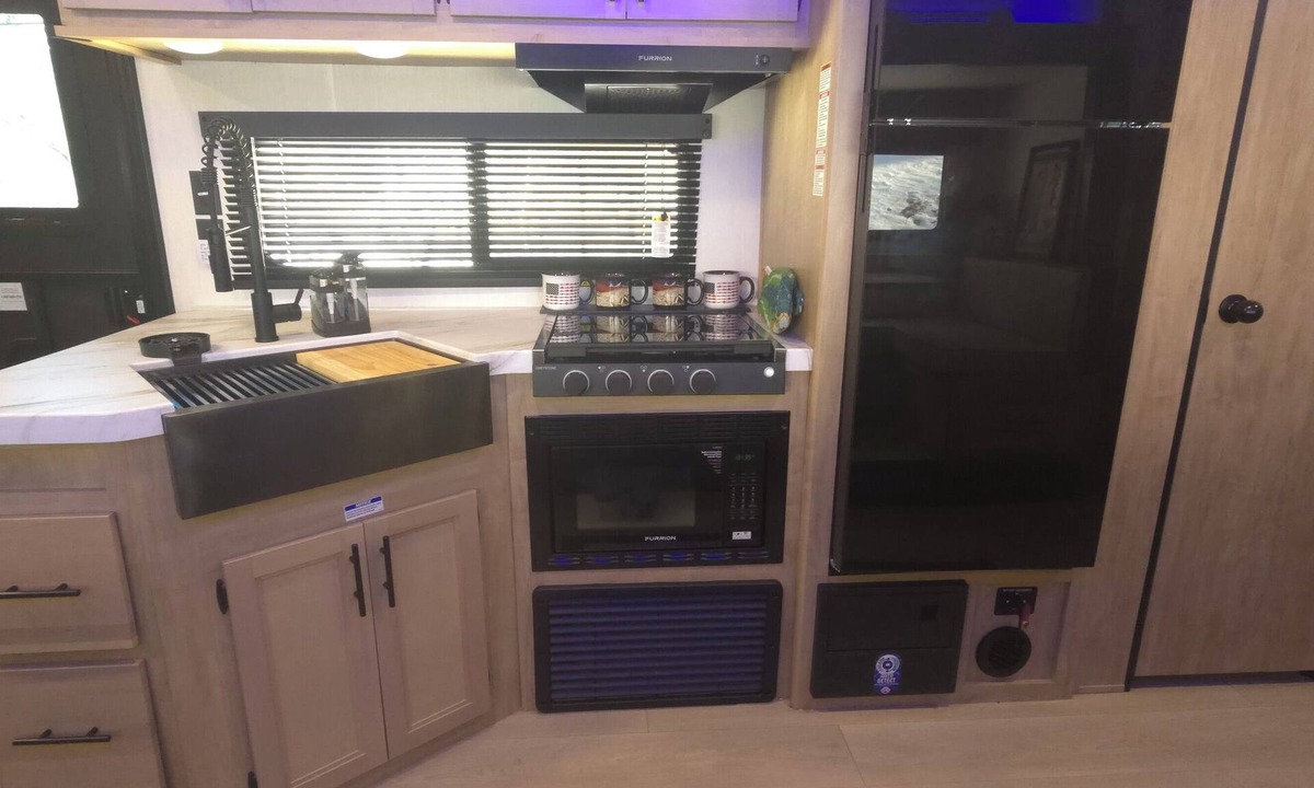Prince House | New River RV Travel Trailer with 1 King bedroom and bunks - 2 small children.