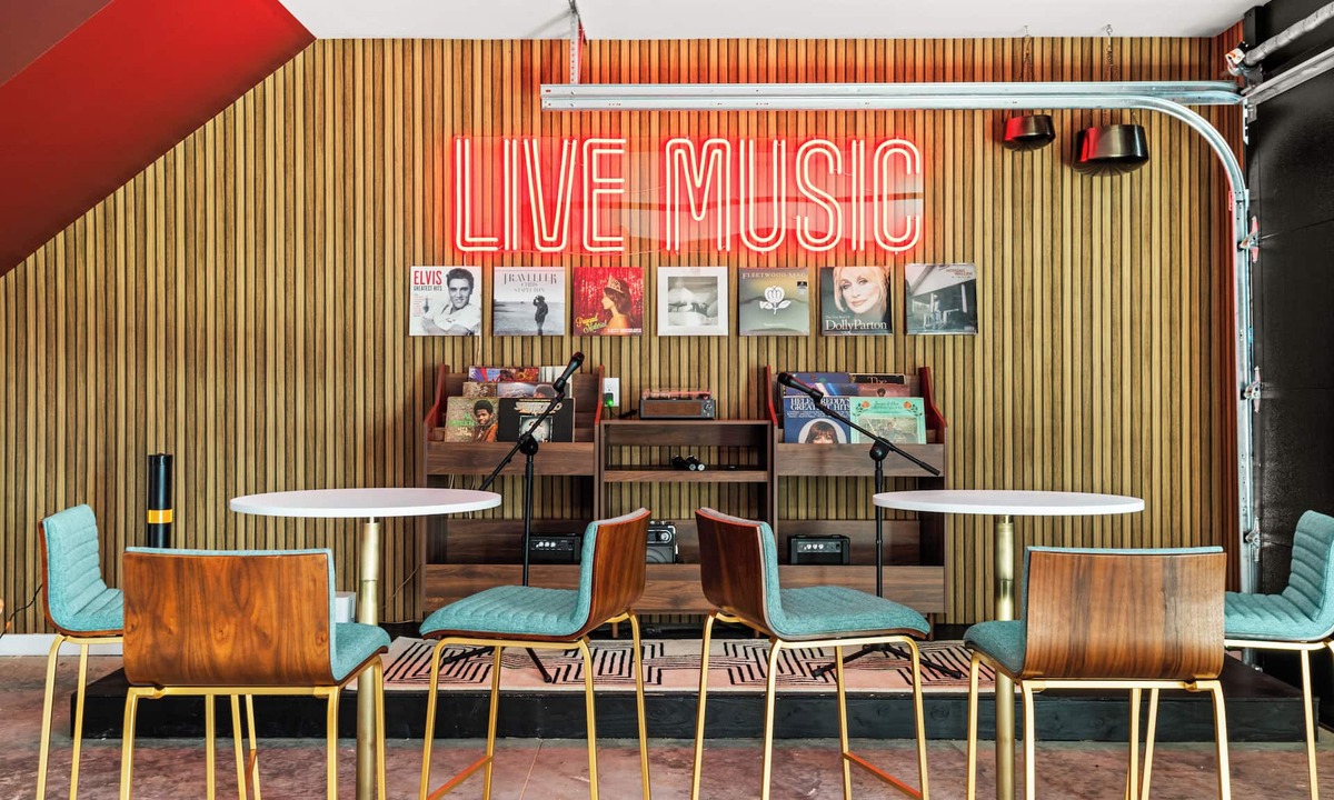 The Nations House | NEW + Rooftop + Hot Tub + Karaoke + Glam Stations + Min to Broadway