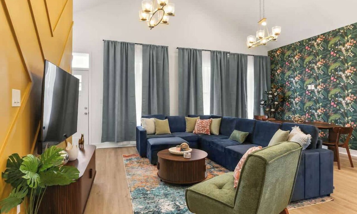 Faubourg Livaudais Apartment | New! Spacious Uptown HangOut - 3 Bed, 3 Bath