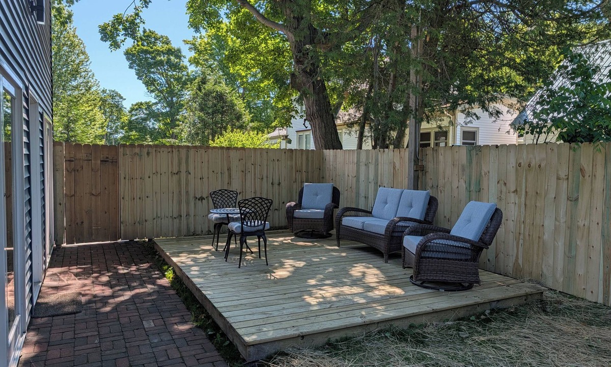 Elberta Apartment | NEW! The Glarum Apartment - Gorgeous Dog-Friendly Apartment in Great Location with Minisplit A/C!