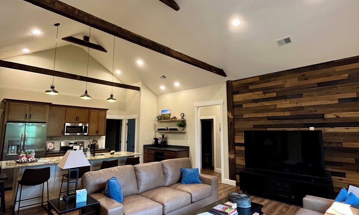 Richmond House | New, unique 3 BR 2.5 BA barn-loft at Silver Creek. Spacious, chic,one-of-a-kind