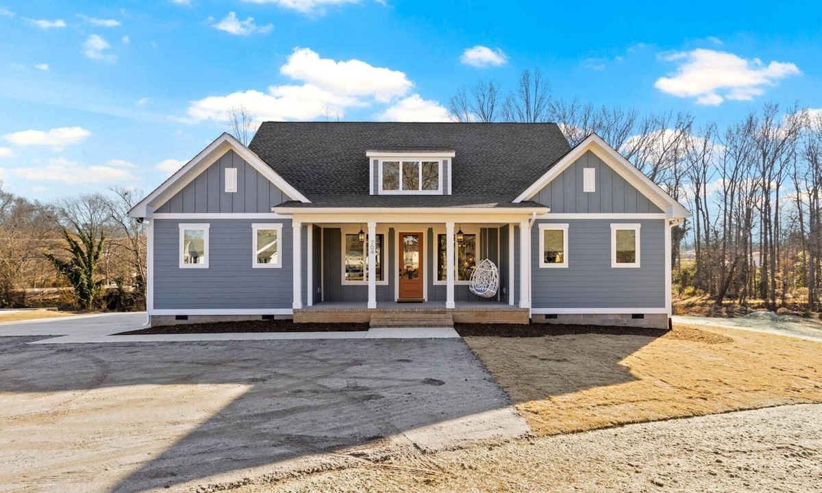 Greer House | New Urban Retreat! 2 homes 9 BR with PKL and BB Ct