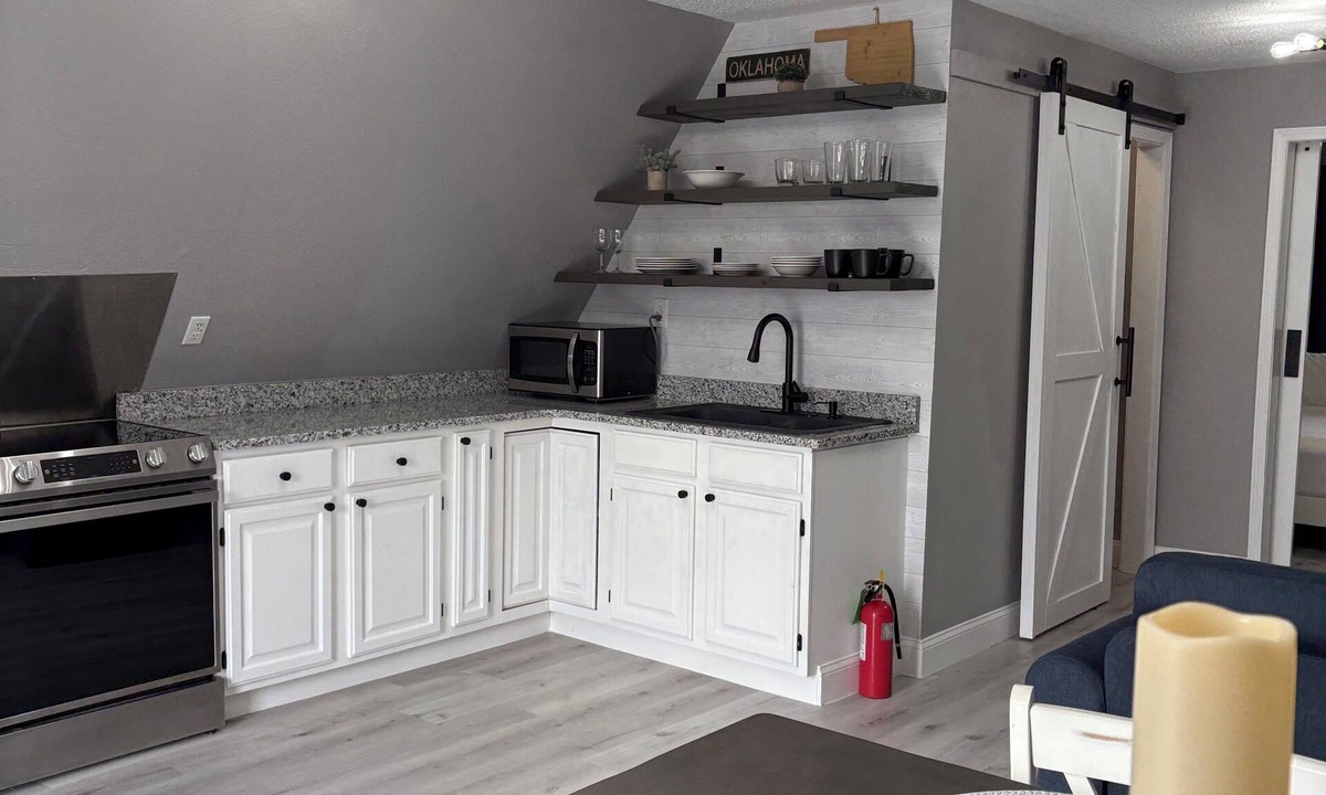 Sallisaw Apartment | Newly remodeled 1-bedroom apartment in charming Sallisaw with AC & granite