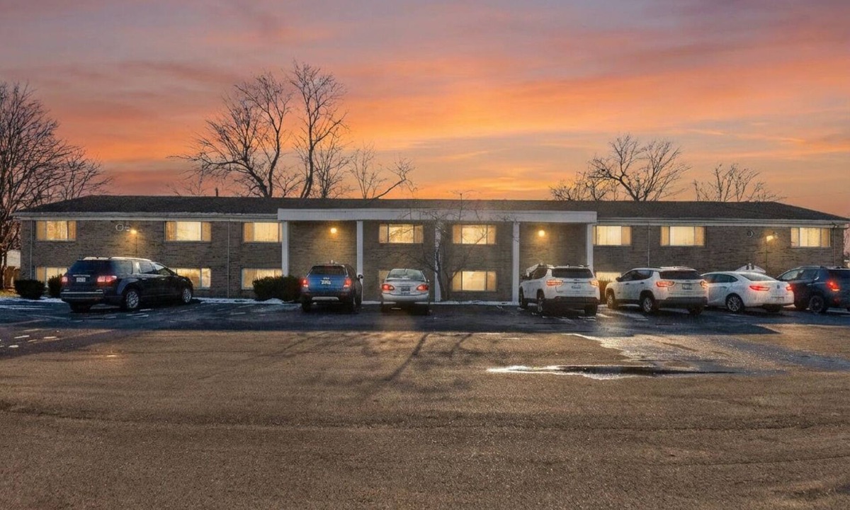 Lansing Apartment | Newly Remodeled Unit 2 + Modern + 1 Bed/1 Bath Near Airport