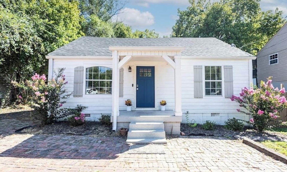 Glencliff House | Newly renovated cottage home only 12 minutes from downtown Nashville!