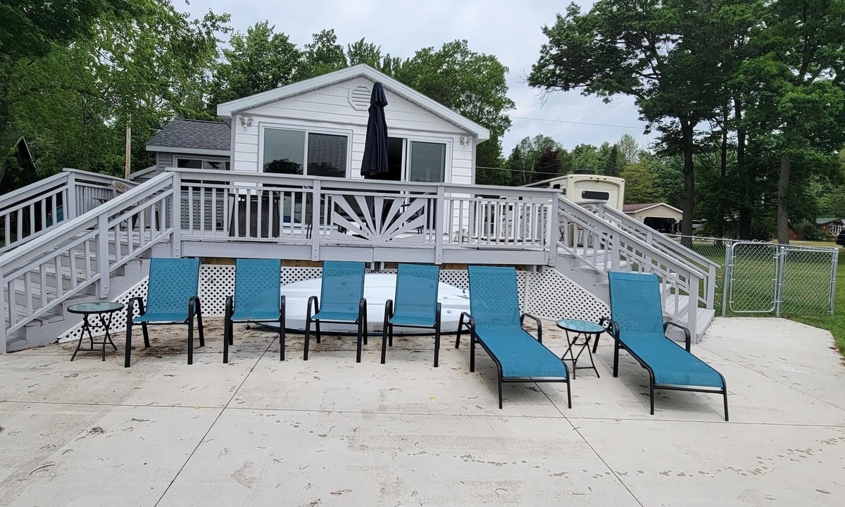 Harrison Cottage | Newly Renovated, Lakefront, Dog Friendly Cottage, Sand Lake, Harrison