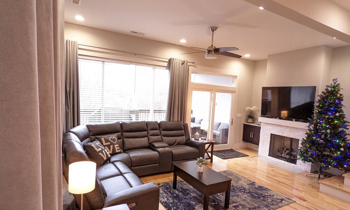 Chattanooga House | North Chat Modern and Spacious Townhome near Downtown Riverfront