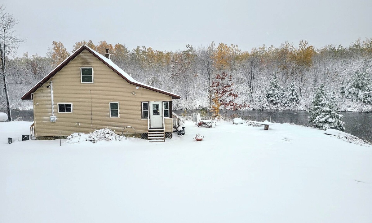 Ontonagon House | North Coast Adventurer's Secluded 1000 acre Oasis