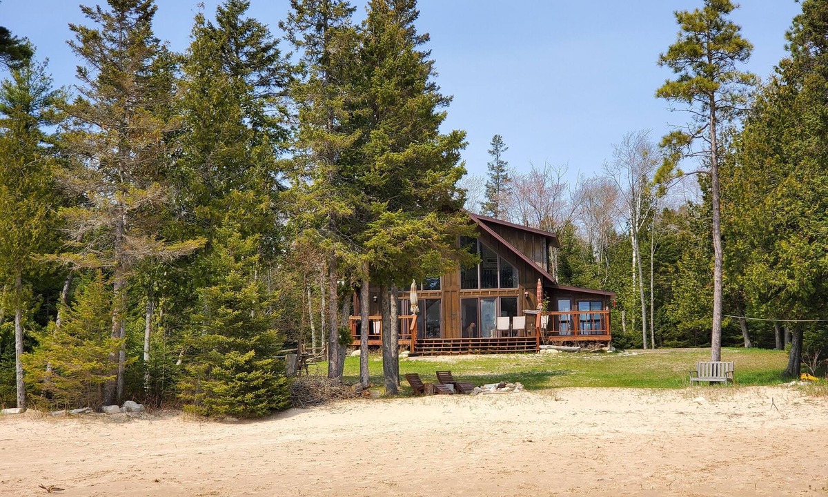 Manistique Cabin | North Shore Retreat: Sun, Sand, and Serenity – Your Perfect Summer Escape!