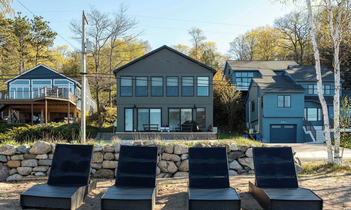 Lake Township House | Obsidian Shores Waterfront House on Crystal Lake with Private Beach Access