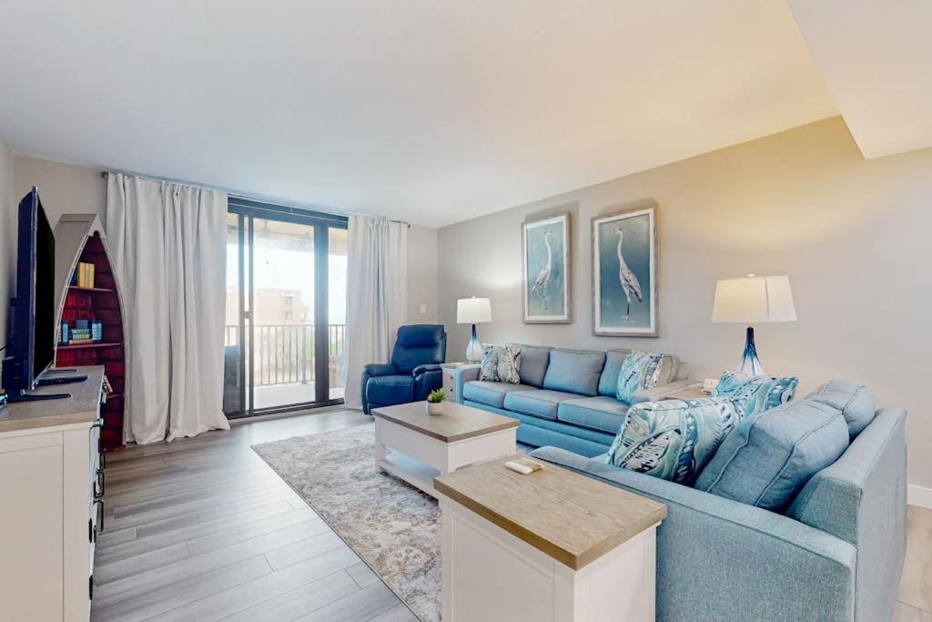 Folly Field House | Ocean view condo at beachfront resort with pool hot tub pickleball & tennis