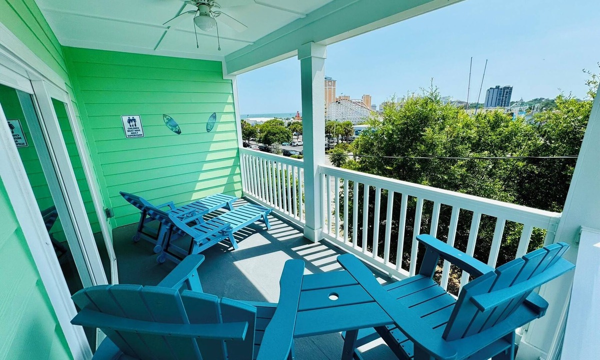 Myrtle Beach House | Ocean View Home 6 bed 3baths near boardwalk with private garage, Family Fun King