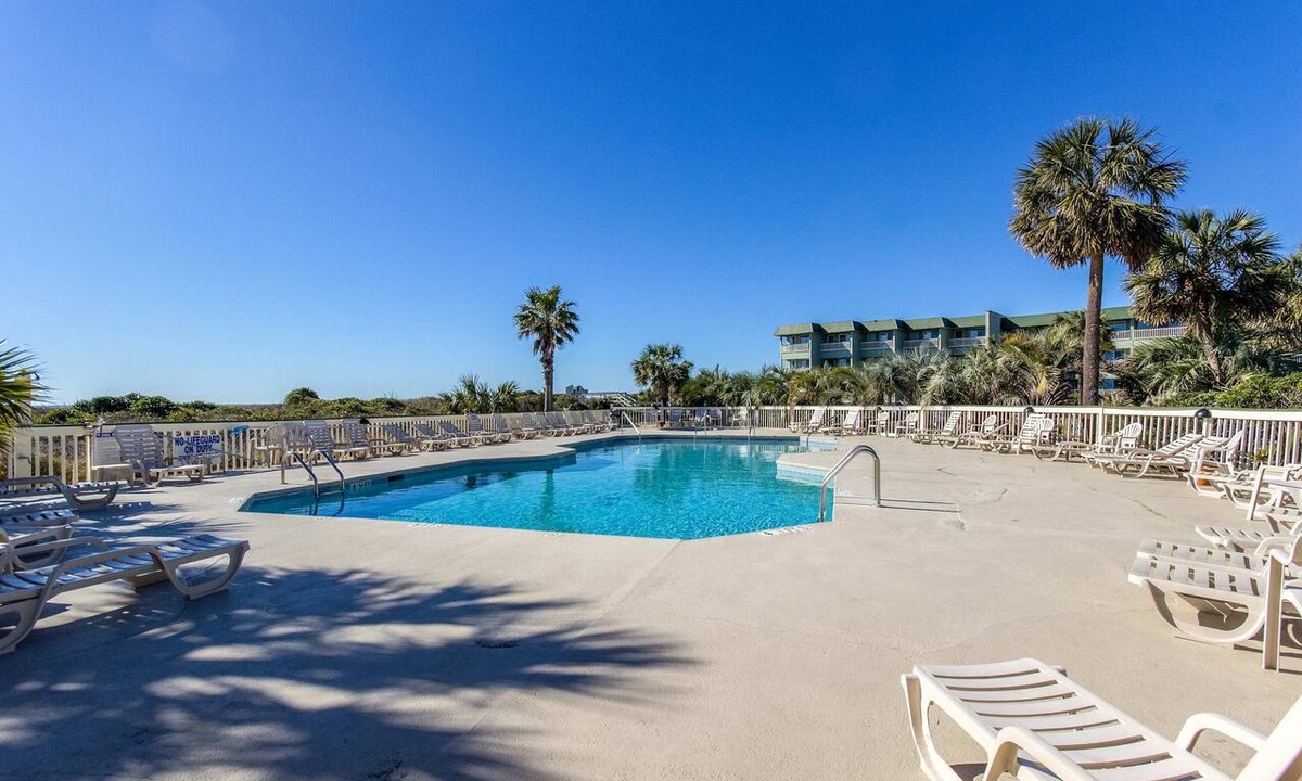 Isle of Palms Condo | Oceanfront condo with water views, pool, balcony, & easy beach access