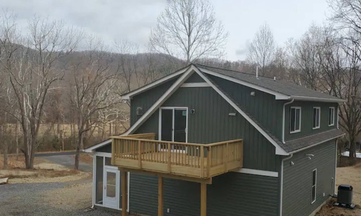 Etlan House | Old Rag Cottage - Sunny 2 Br near everything!