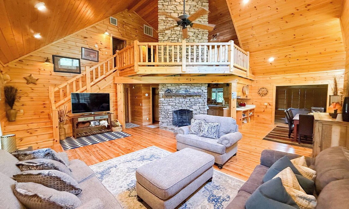 Mountain View House | On Beautiful White River, Minutes from Sylamore Creek and Blanchard Springs