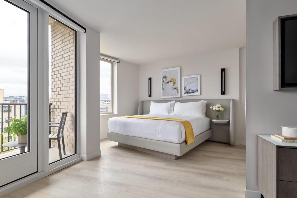 West End Hotel | One Washington Circle DC, Tapestry Collection by Hilton