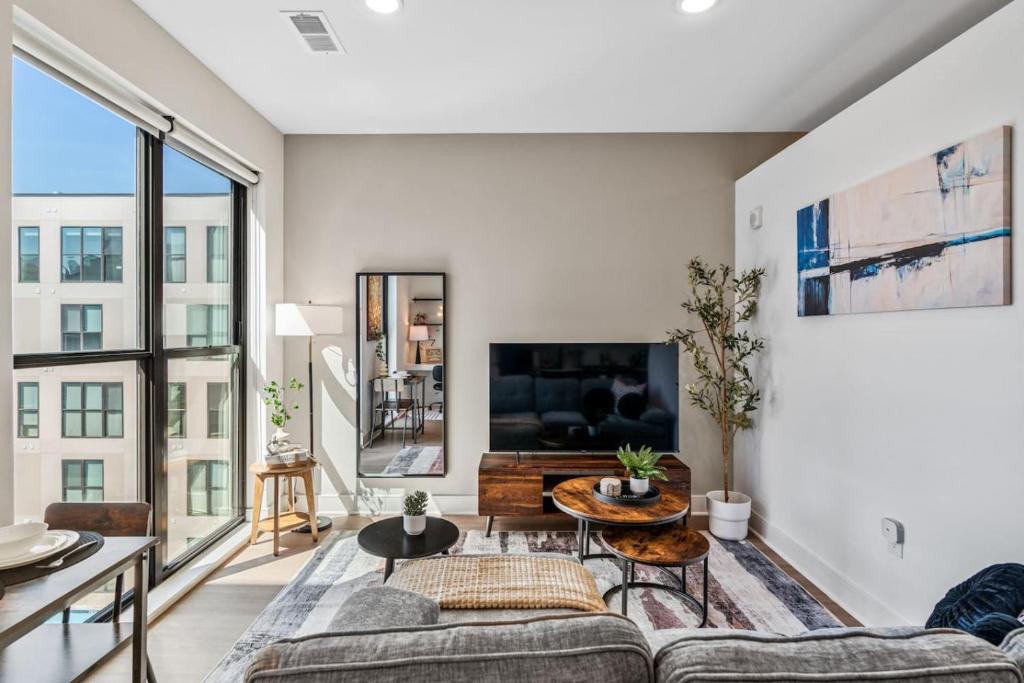 Pendleton Apartment | OTR 1 Bed Suite Free Parking Gym Pool Clubroom