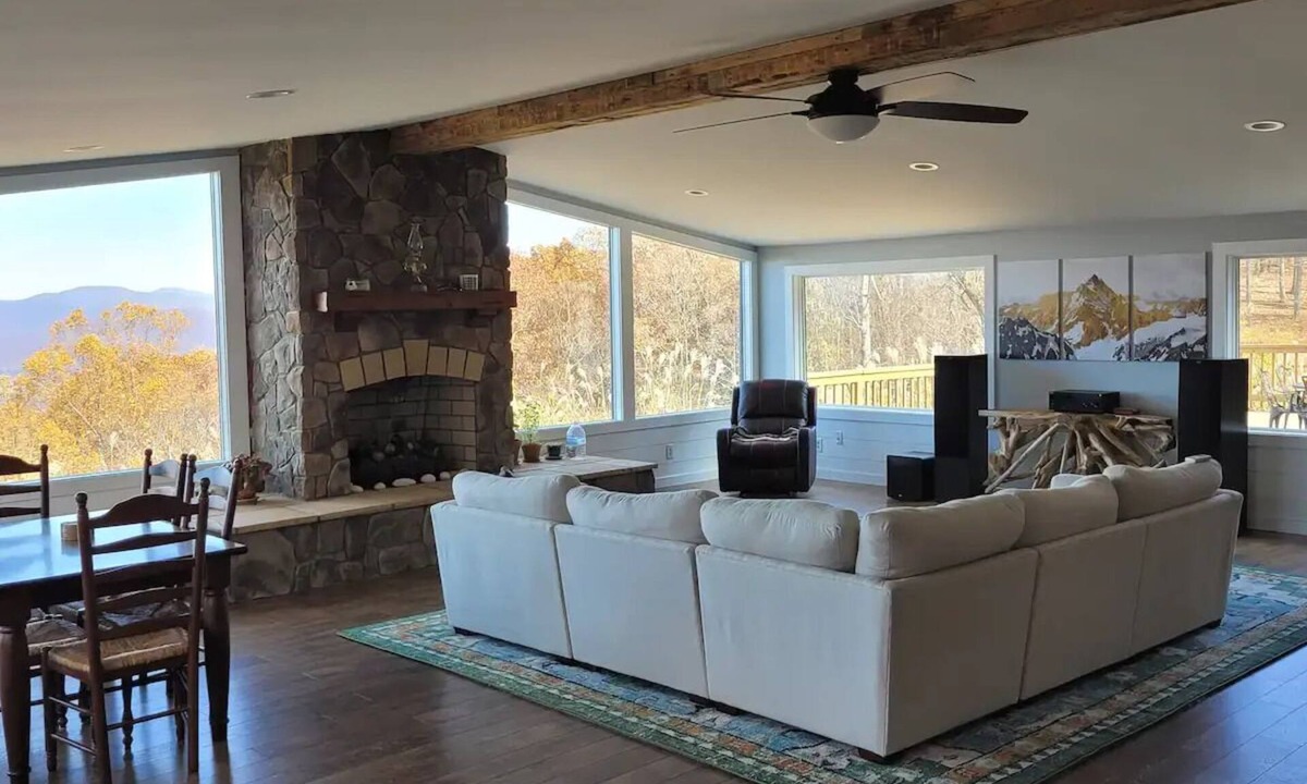 Burnt Chimney House | Otterview Mountain House - Best View and Stay in Roanoke/Bedford
