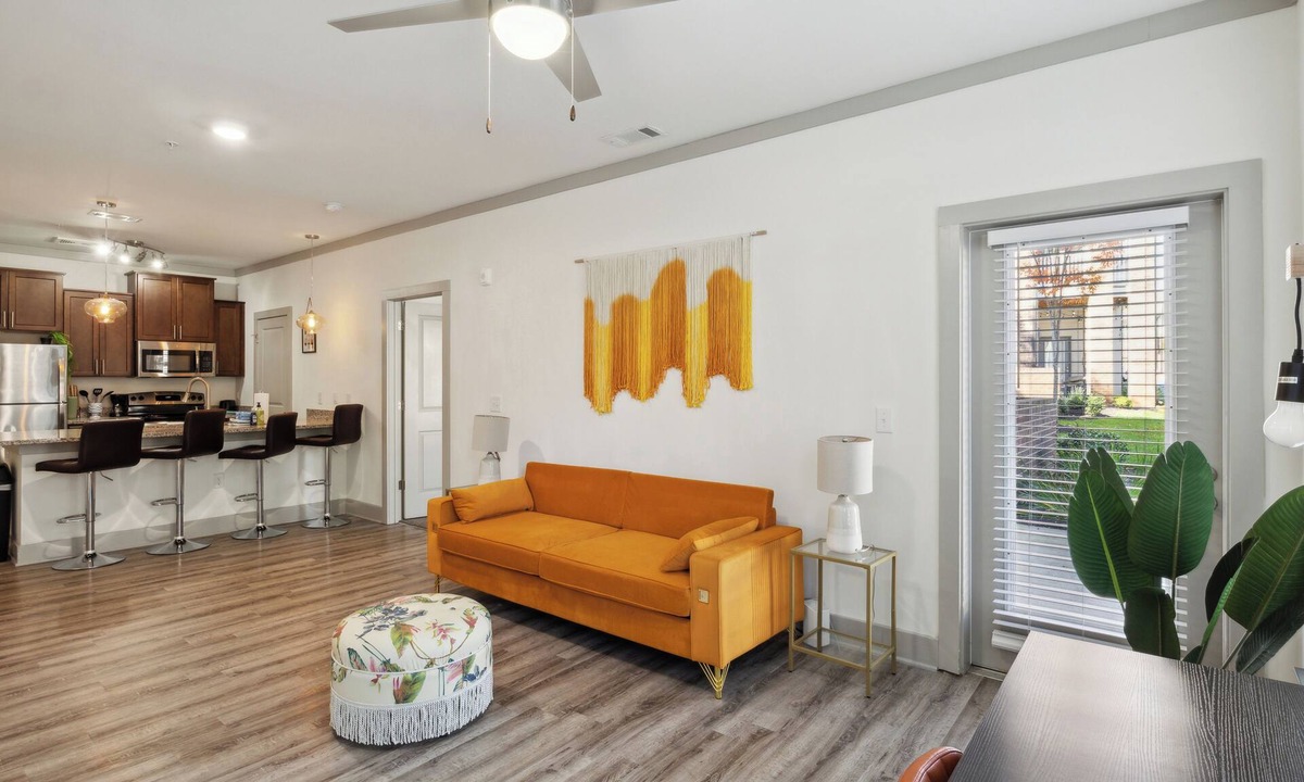 Farragut Apartment | Overlook 5001I Luxury Accommodations I Pool