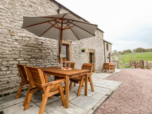 Alstonfield House | Owls Barn