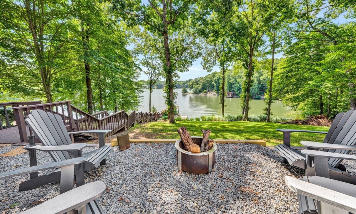 Westlake Corner House | Painted Sky Landing - Dog-friendly/Game Room/Water Toys