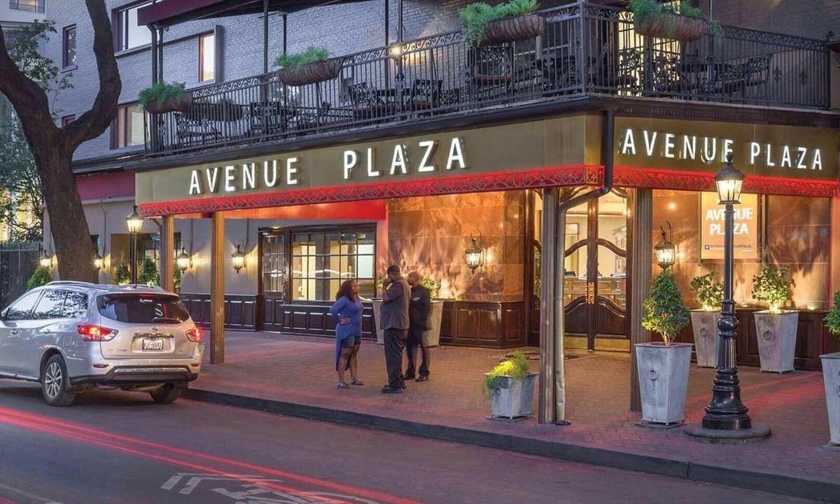 Faubourg Lafayette Resort | Parade‑Route 1BR Mardi Gras Week Club Wyndham Avenue Plaza