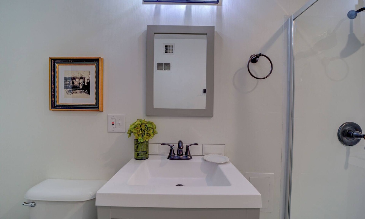 Nelson Apartment | Parisian Botanical - Apt D